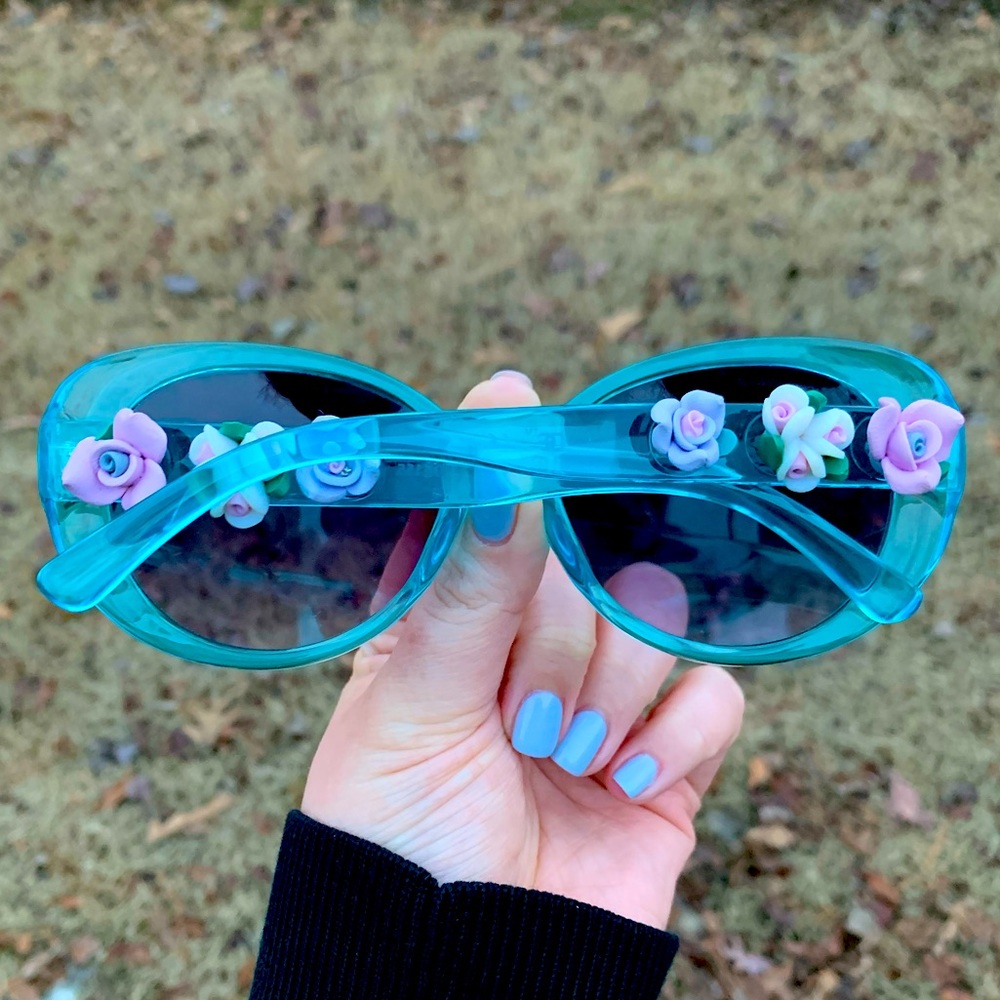 Aqua Clear 3D Flower Sunglasses